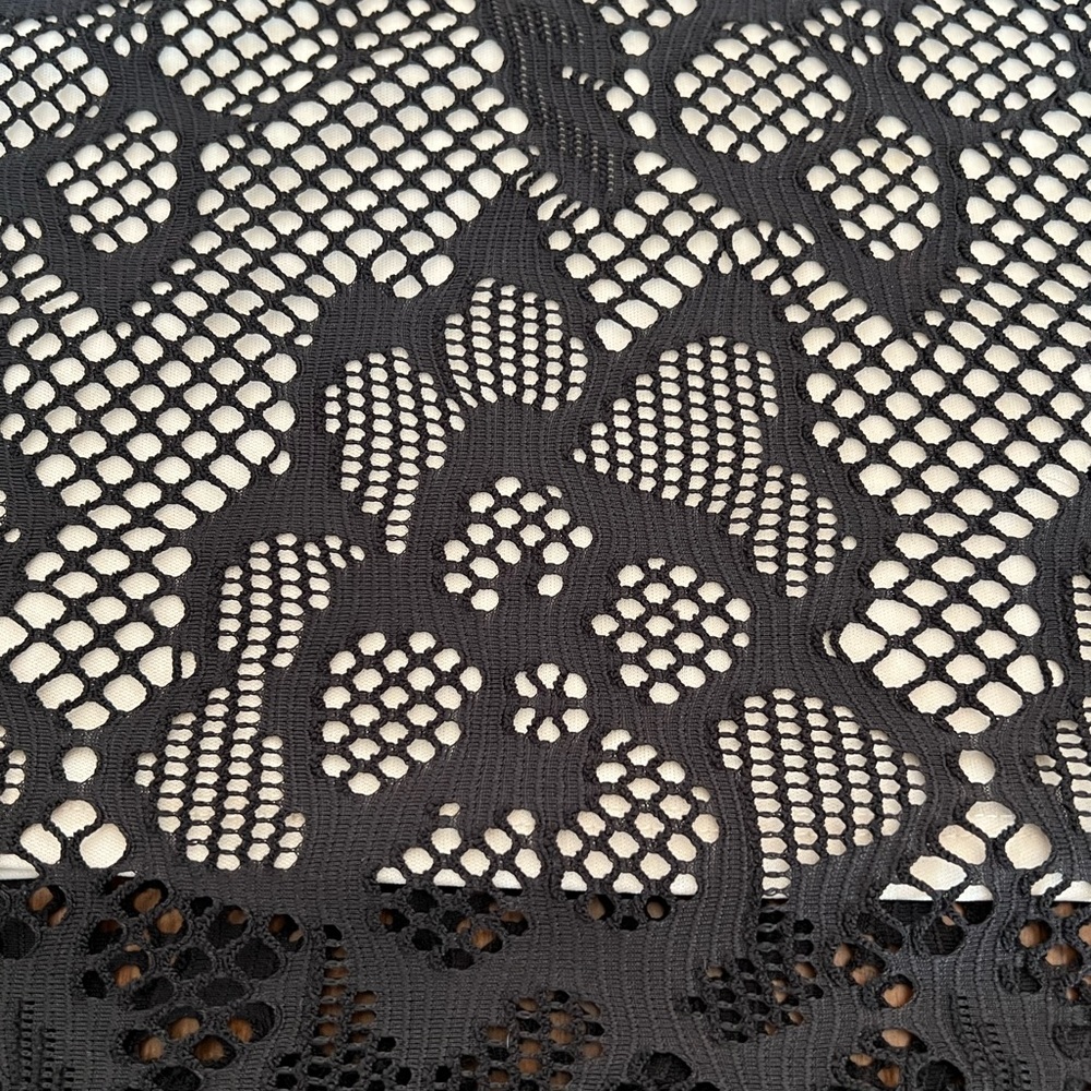 Black lace overlay pencil skirt - Picture 4 of 7